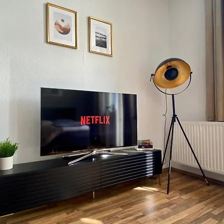 Modernes 1r , Tv Streaming, Balkon Und Parken *