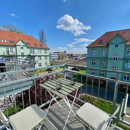 Modernes 1r , Tv Streaming, Balkon Und Parken * Magdeburg